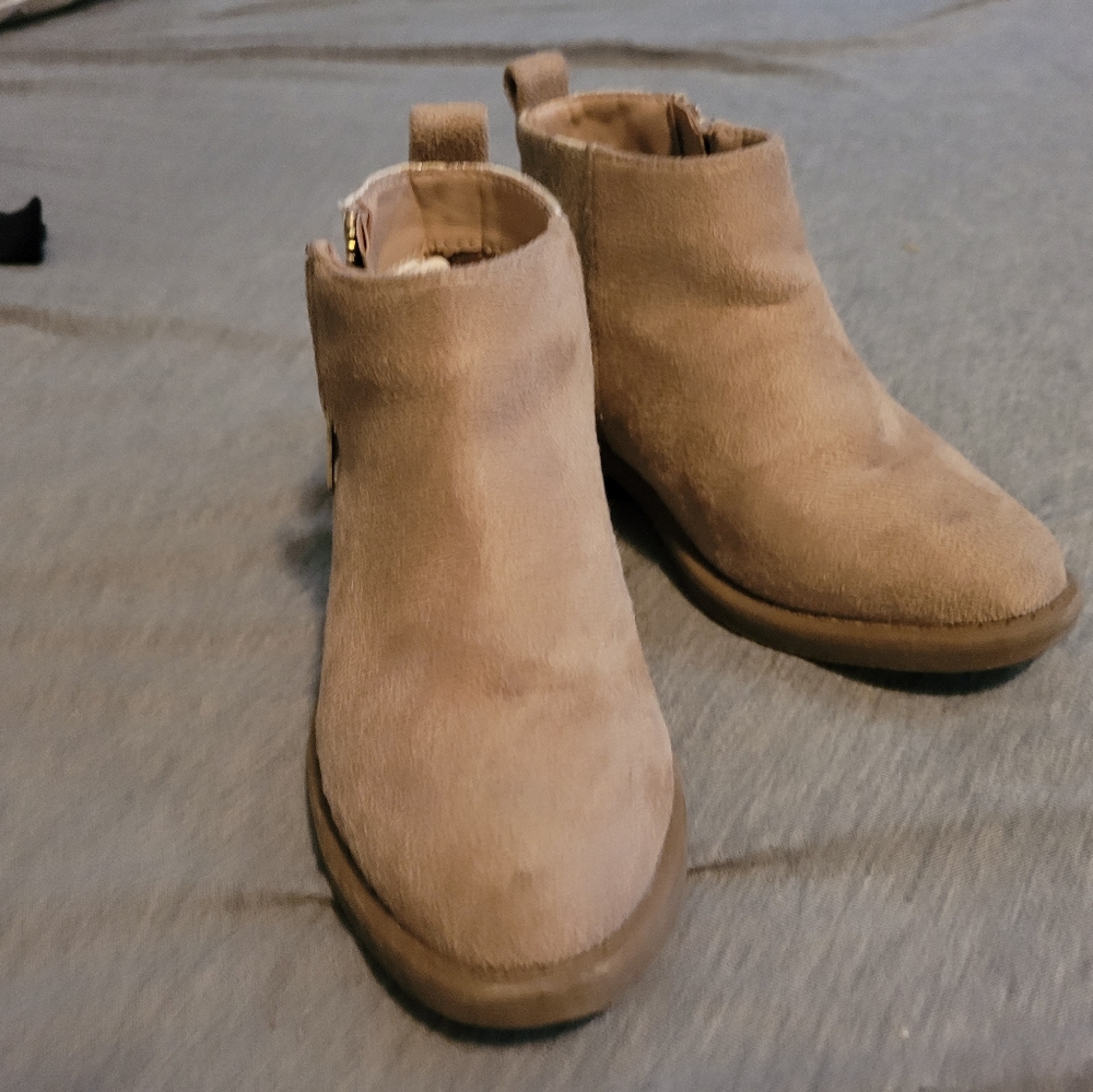 Fab kids size 7 toddler boot